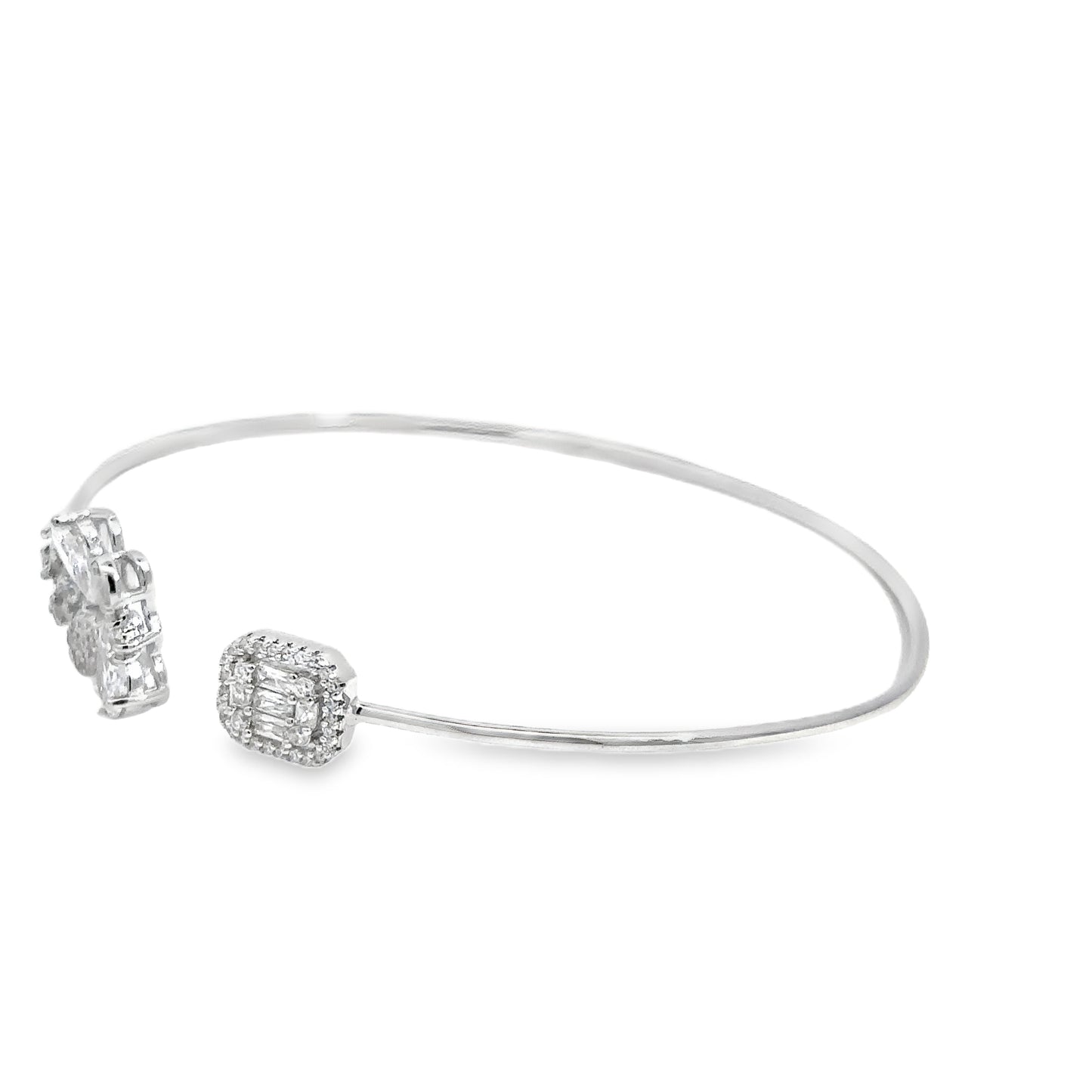 Elegant Silver Bracelet with Sparkling Accents