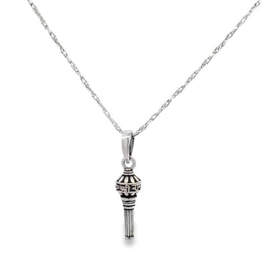 Elegant Silver Pendant Necklace