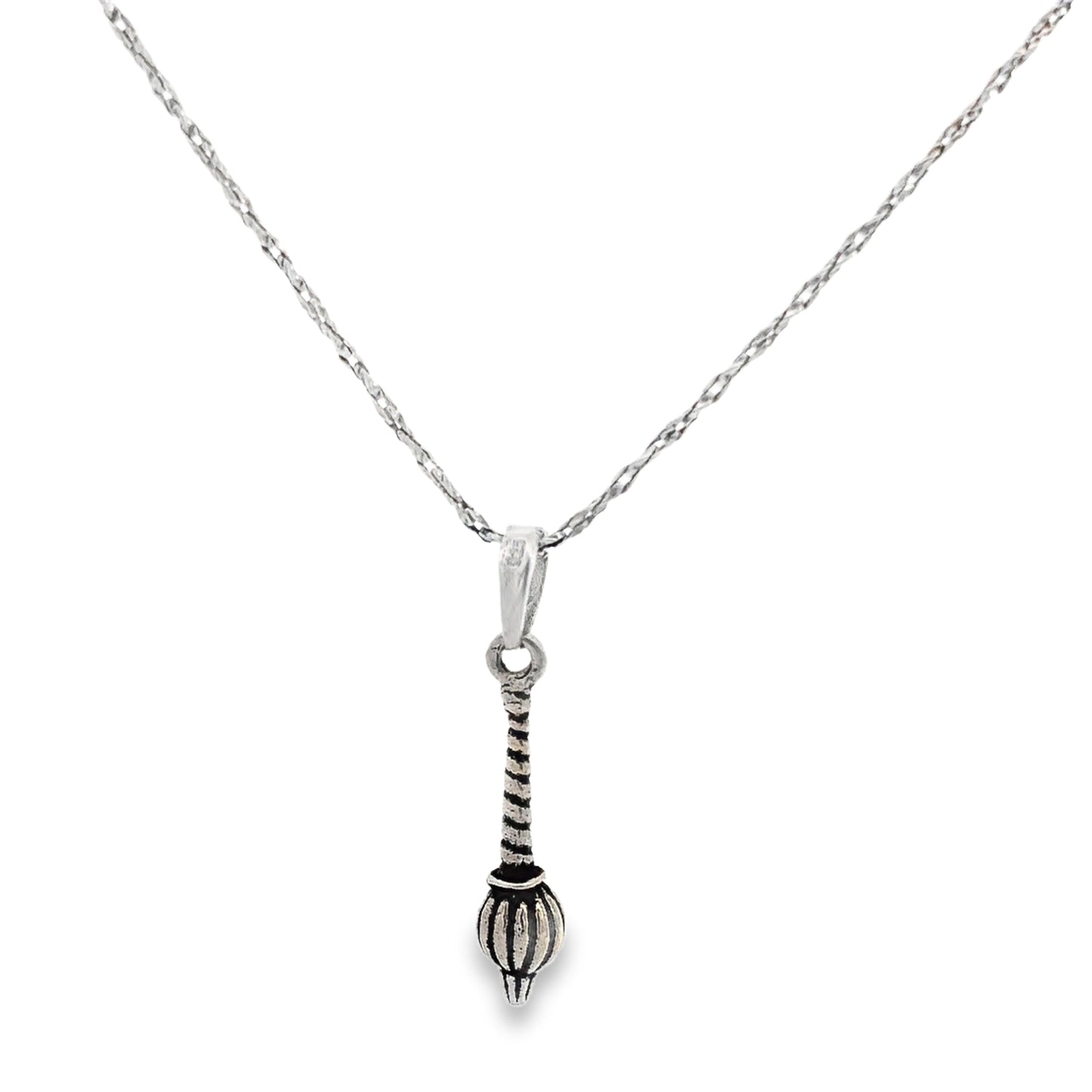 Elegant Silver Pendant Necklace