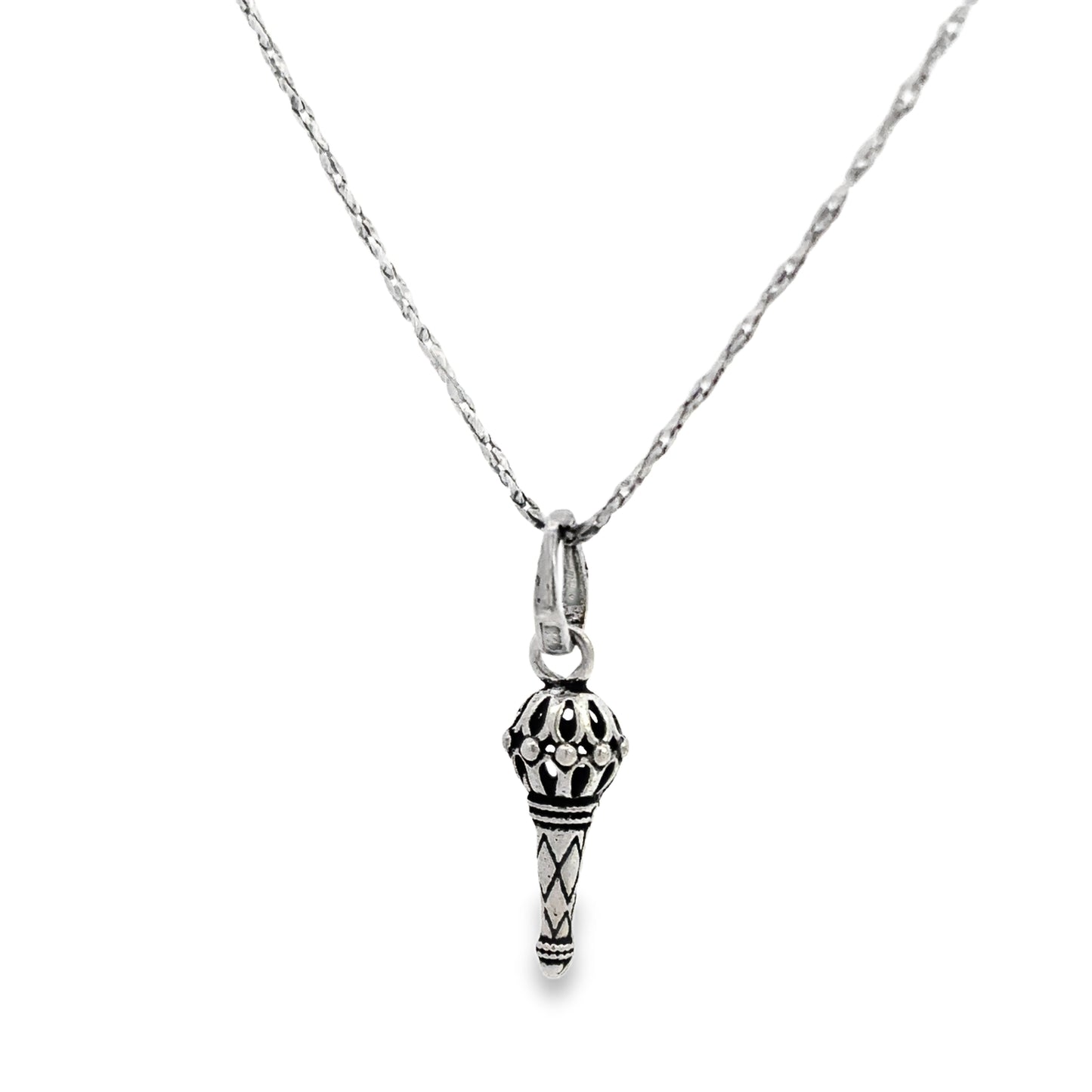 Elegant Silver Pendant Necklace